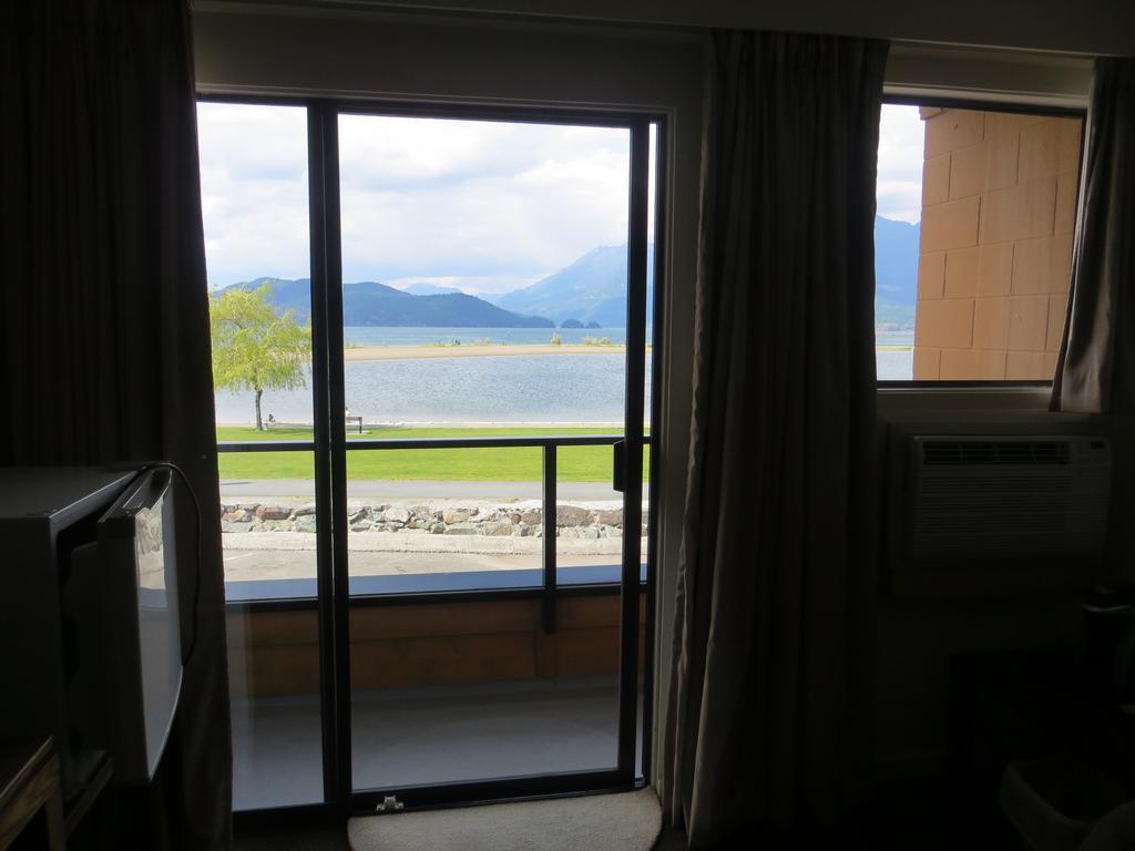 Spring Villa Hotel Harrison Hot Springs Szoba fotó